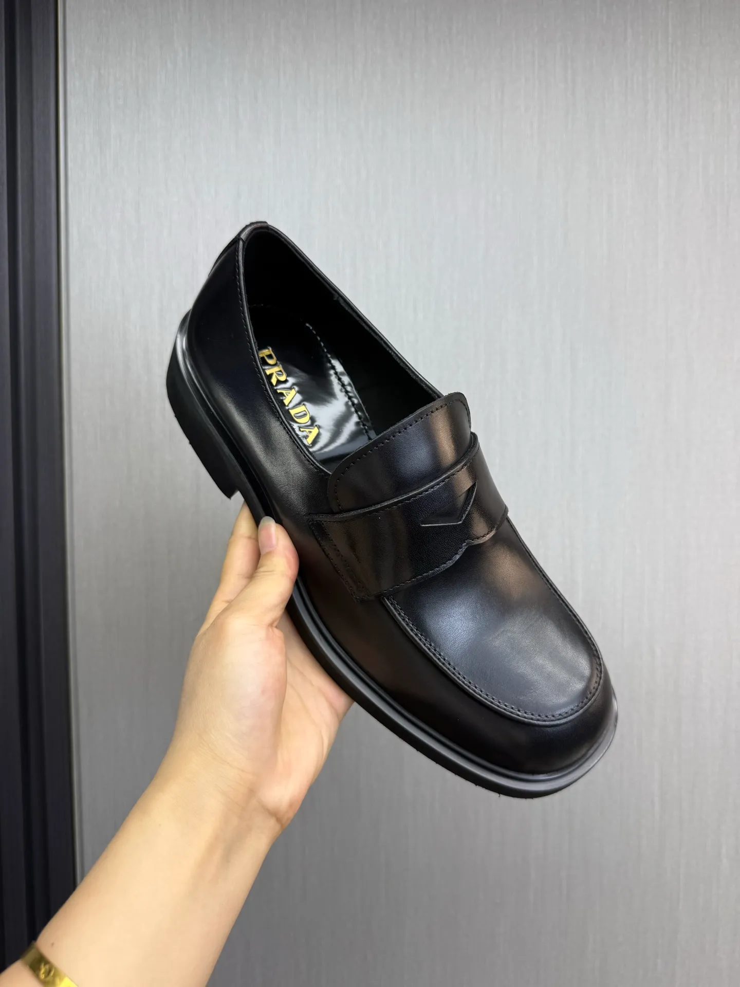 Men's shoes 💰840💰 [PRADA] New models synchronized with the official website, high-quality shipments ✔️Hot-sellers🔥 Original cowhide. Open edge beaded cowhide + cowhide lining, 1🆚1 replica, original lightweight foam outsole, 38-45 (men's 38.45 custom-made, non-refundable)